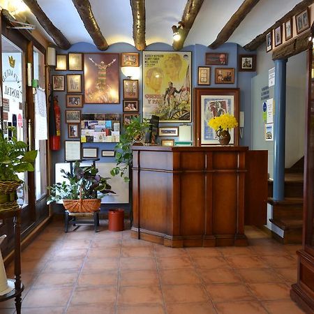Hostal Santa Agueda タラソナ エクステリア 写真