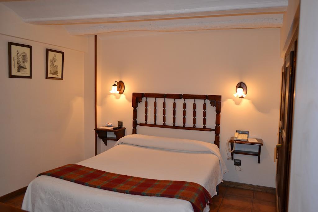 Hostal Santa Agueda タラソナ 部屋 写真