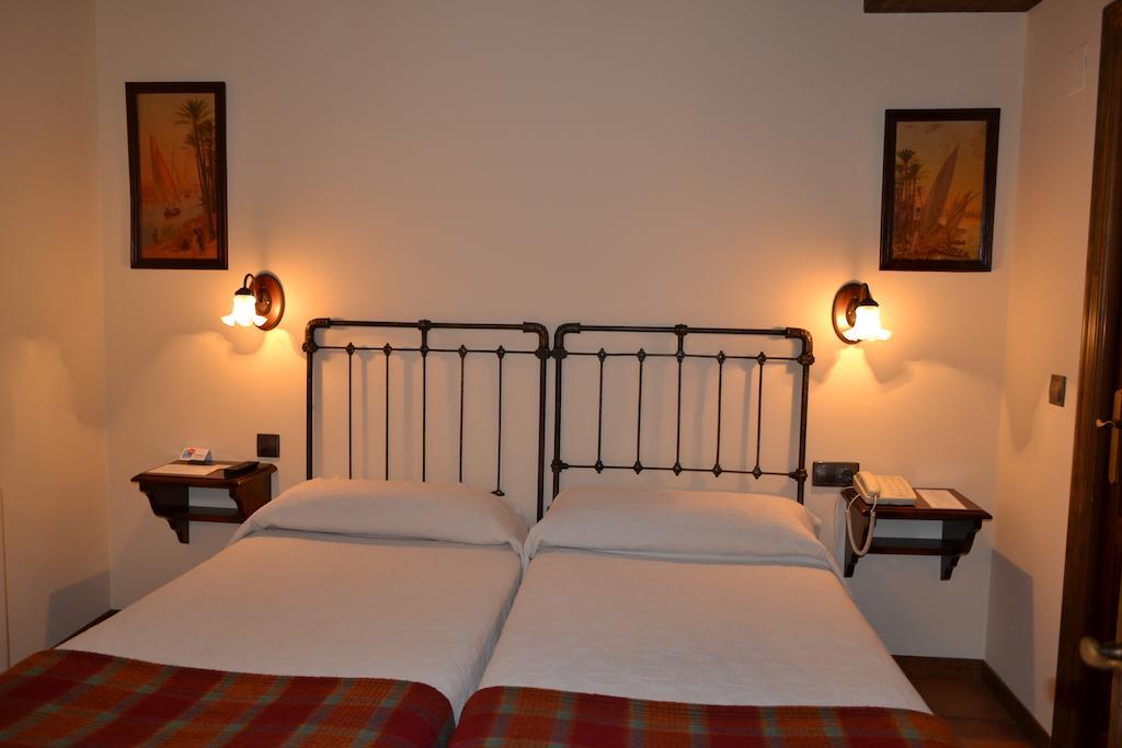 Hostal Santa Agueda タラソナ 部屋 写真
