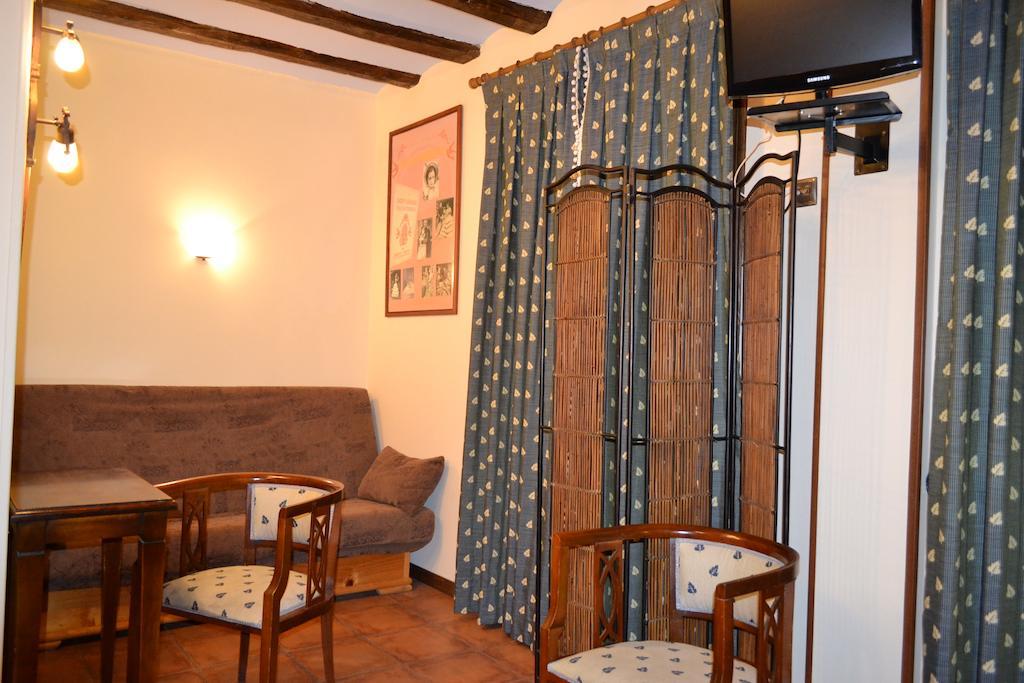 Hostal Santa Agueda タラソナ 部屋 写真
