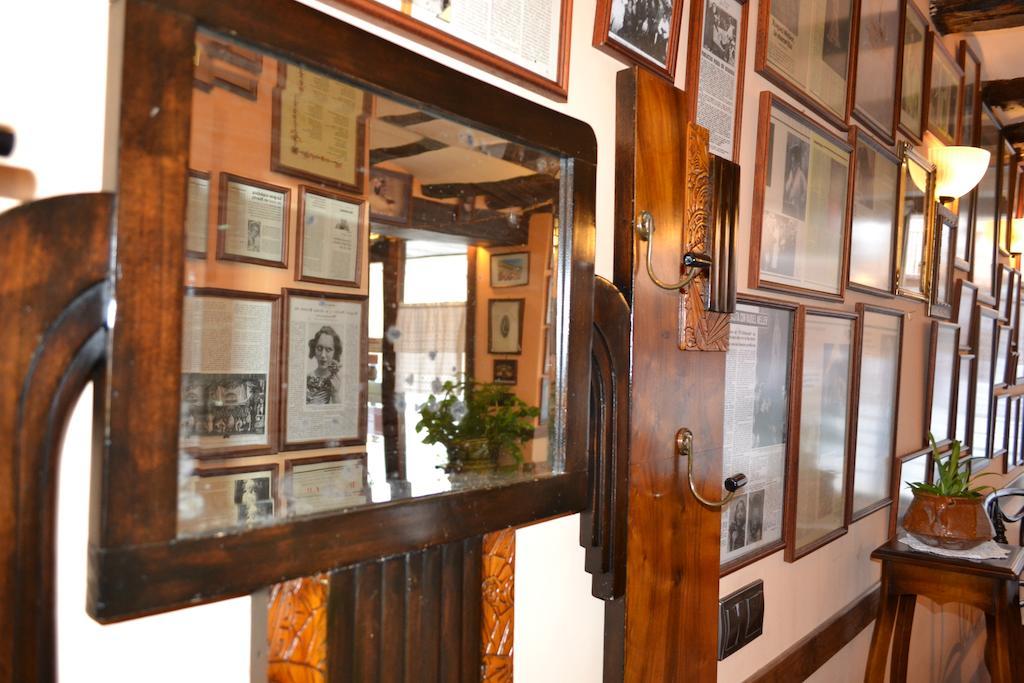 Hostal Santa Agueda タラソナ エクステリア 写真