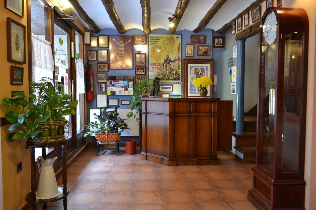 Hostal Santa Agueda タラソナ エクステリア 写真